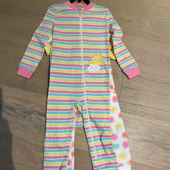 Girls pajama bundle - Picture 2 of 4